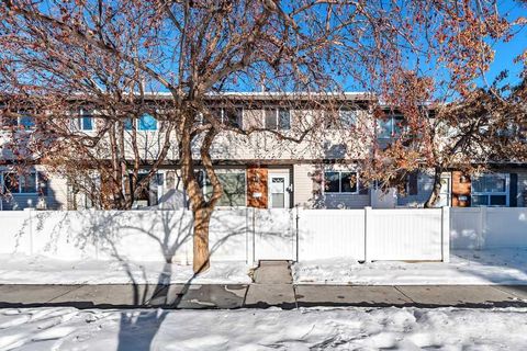 740 Bracewood Drive SW 55 Calgary AB T2W 3N3