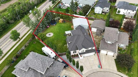 Photo of 13 Fern Crescent, Sylvan Lake, AB T4S 1Y4 (MLS # A2329956)