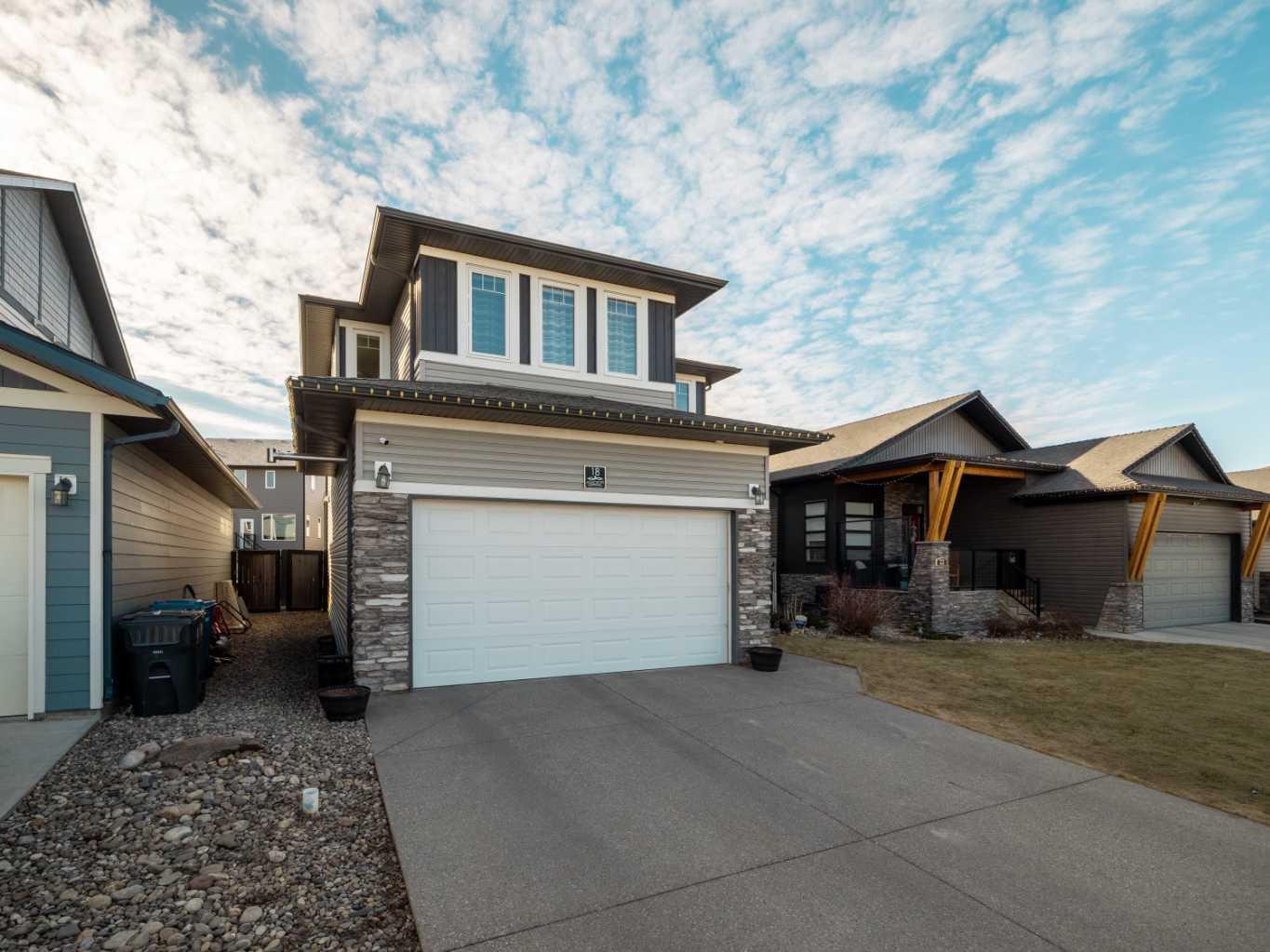 18 Northlander Road W