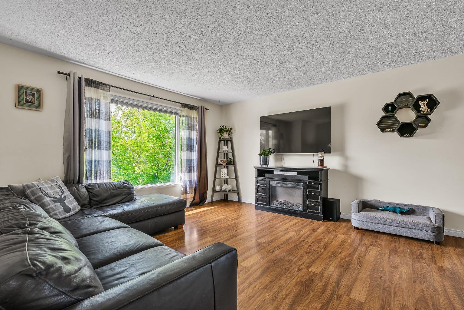 502 Maplewood Drive