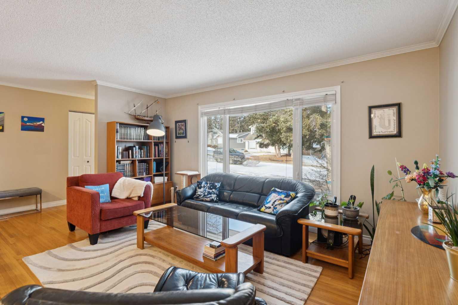 9724 Oakhill Drive SW