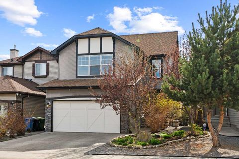 Photo of 90 New Brighton Manor SE, Calgary, AB T2Z 4J5 (MLS # A2311816)