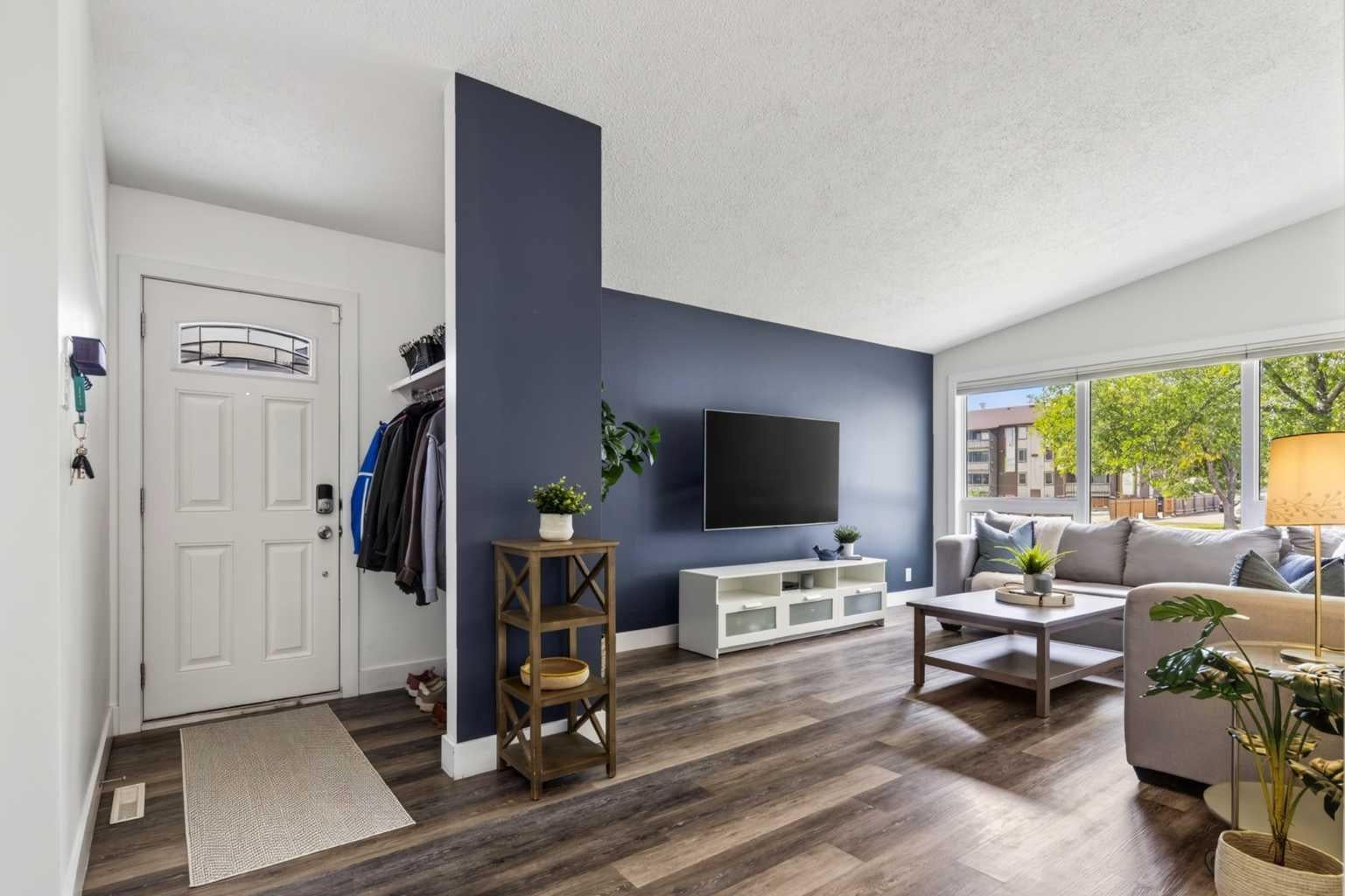 6516 Crowchild Trail SW