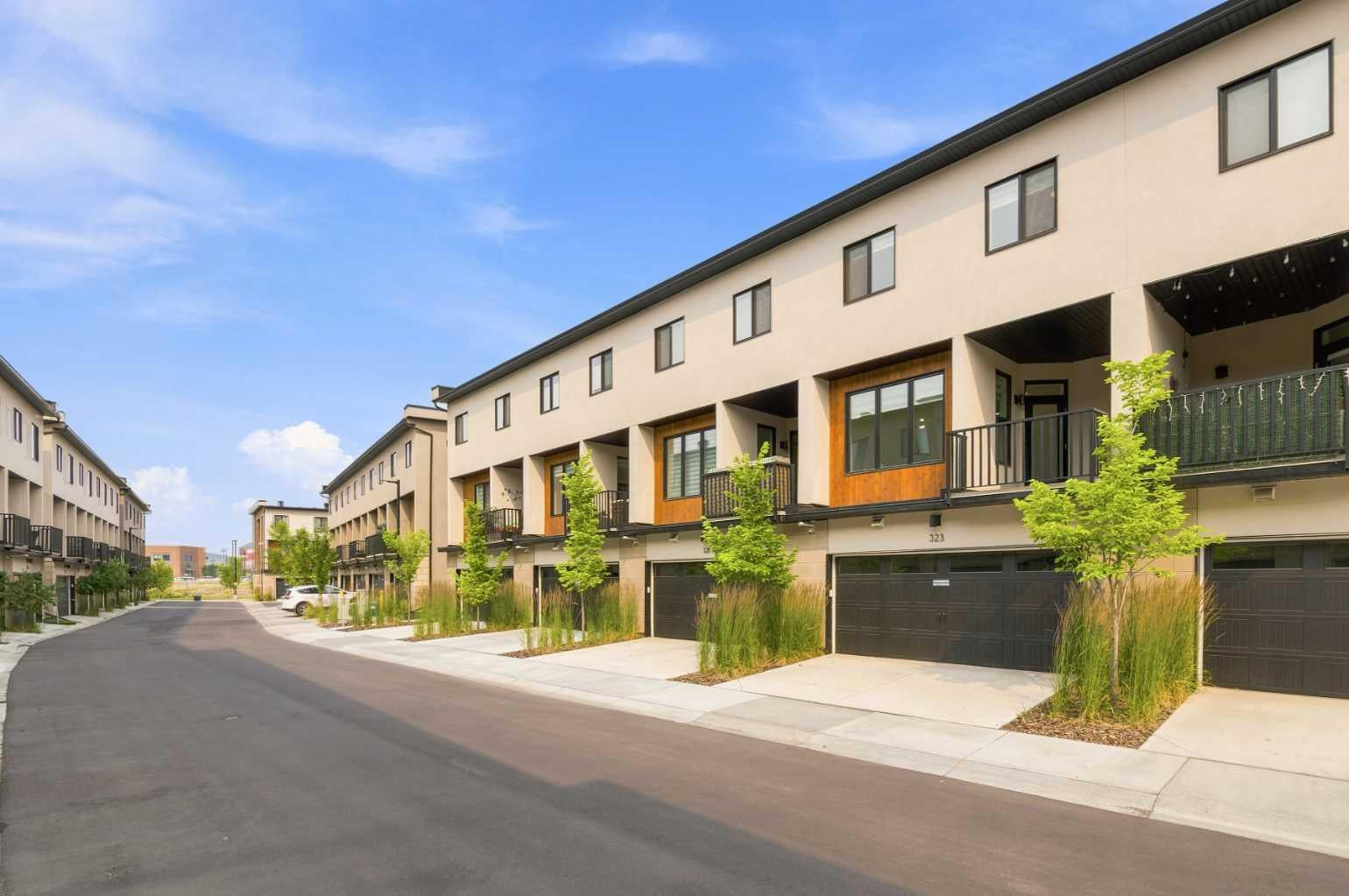 81 Greenbriar Place NW 323