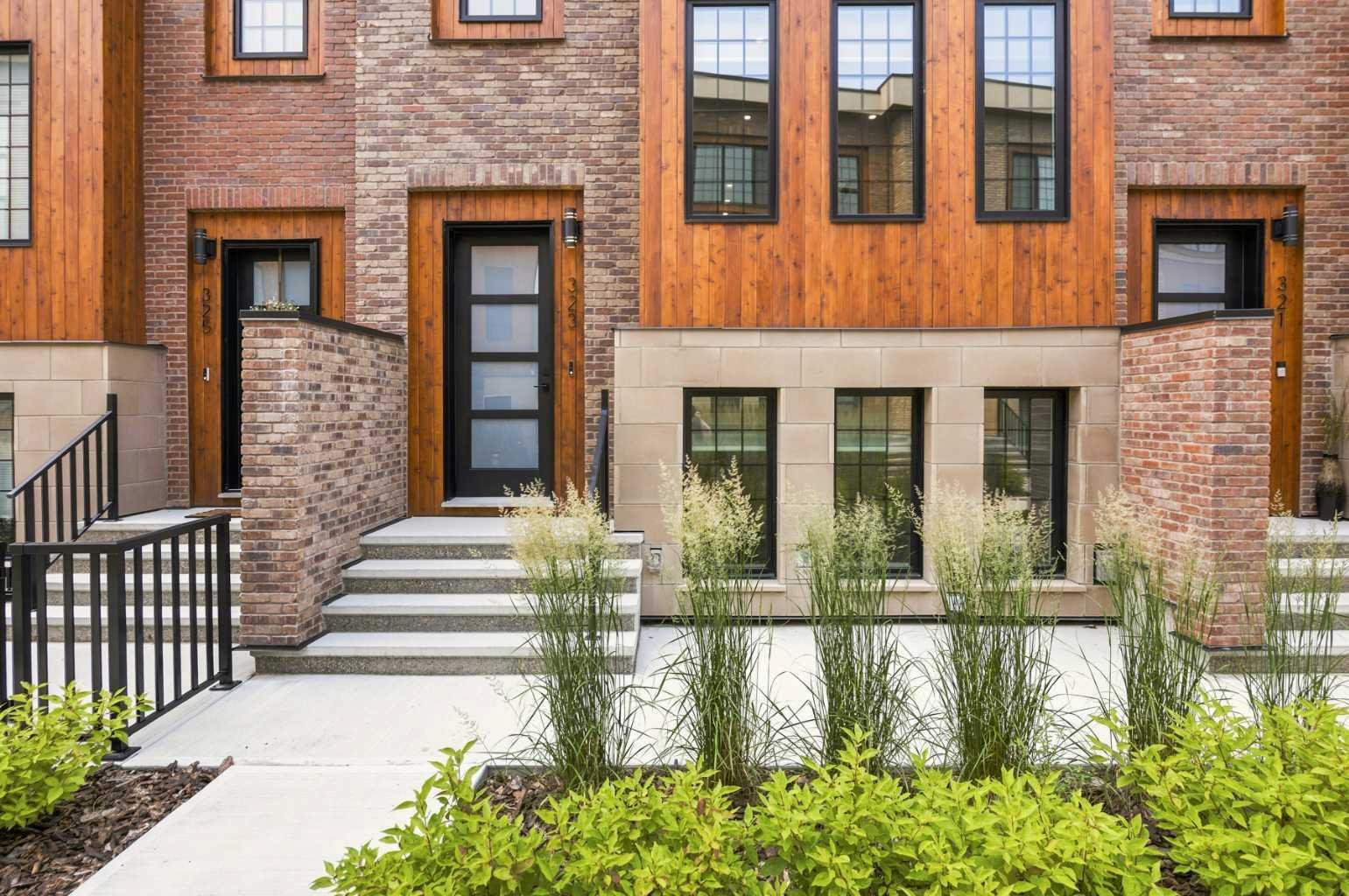 81 Greenbriar Place NW 323