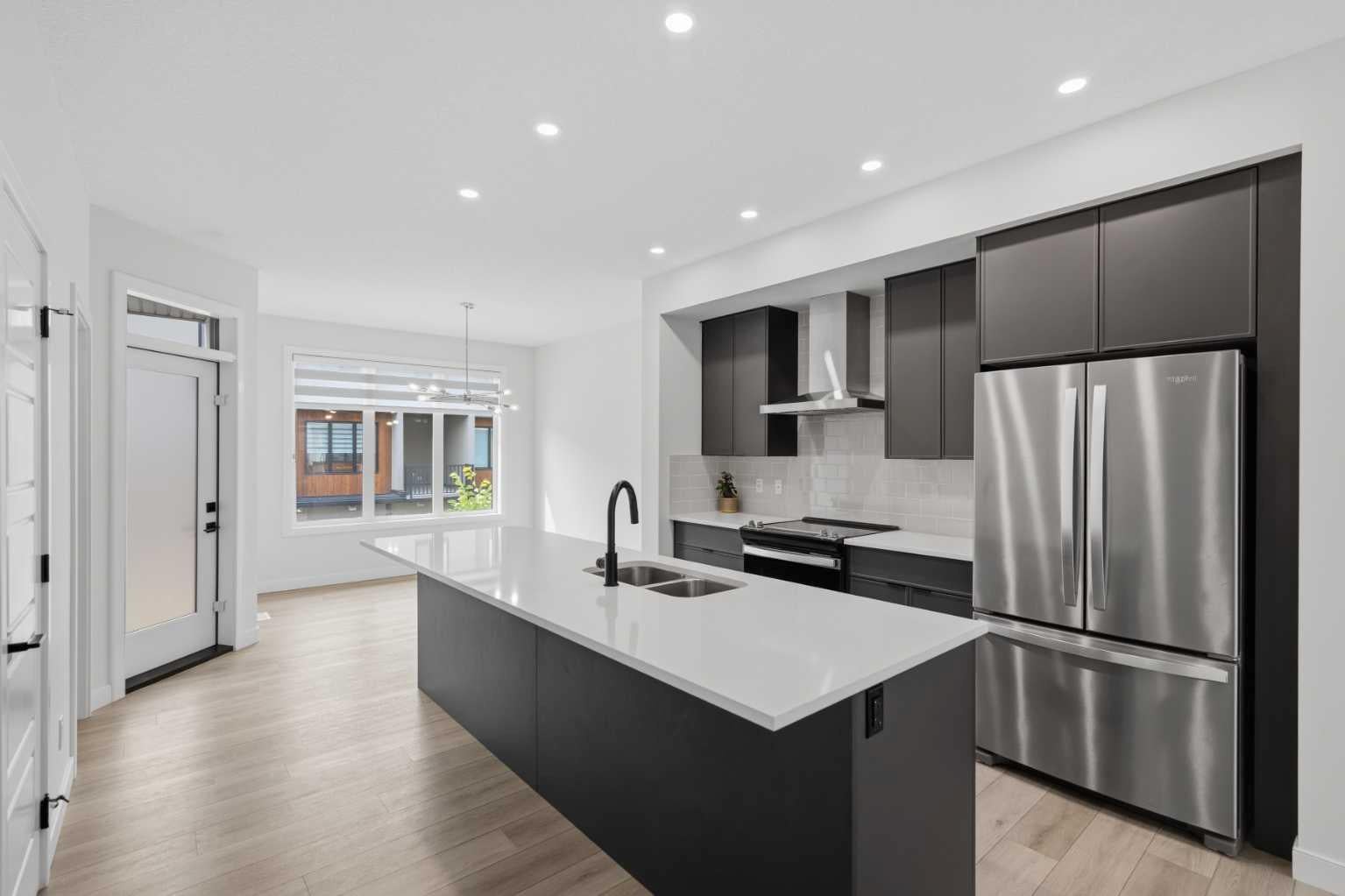 81 Greenbriar Place NW 323