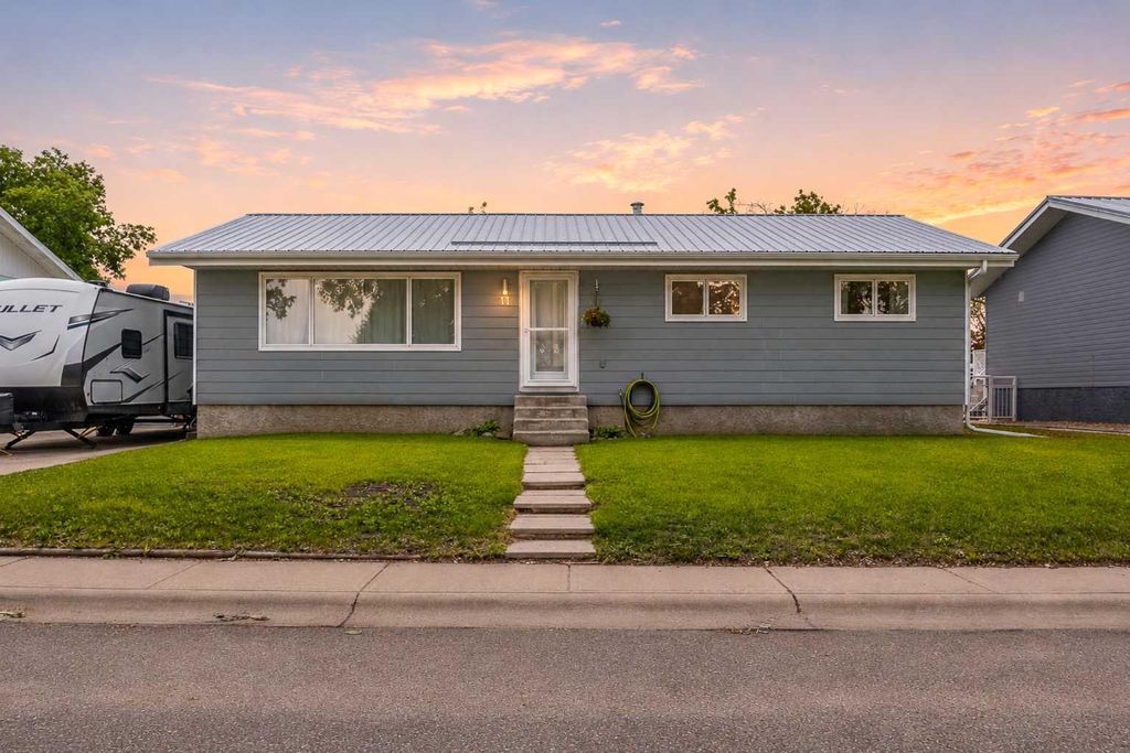 Photo of 11 Blazier Park Street E, Brooks, AB T1R 0K6 (MLS # A2319179)
