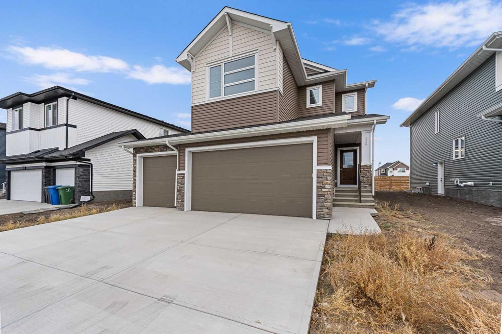 Photo of 72 Dawson Wharf Mount, Chestermere, AB T1X 2X6 (MLS # A2315674)