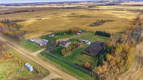 Photo of 444005 Range Road 261 Range, Rural Ponoka County, AB T4J 1R4 (MLS # A2351781)