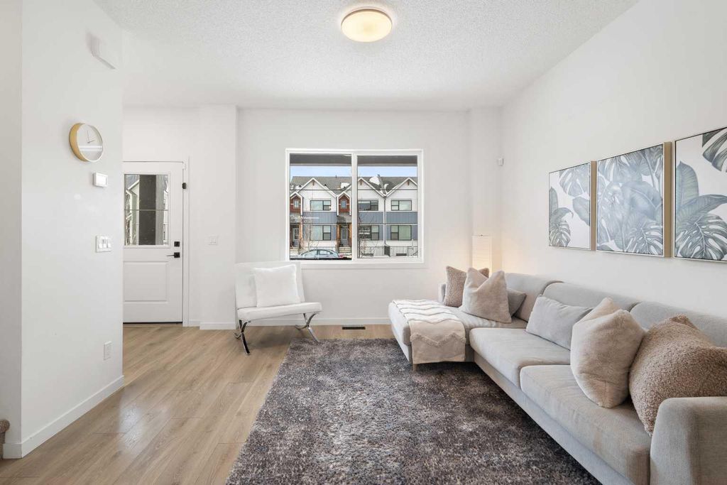 Photo of 537 Sage Hill Road NW, Calgary, AB T3R 1Y2 (MLS # A2294260)