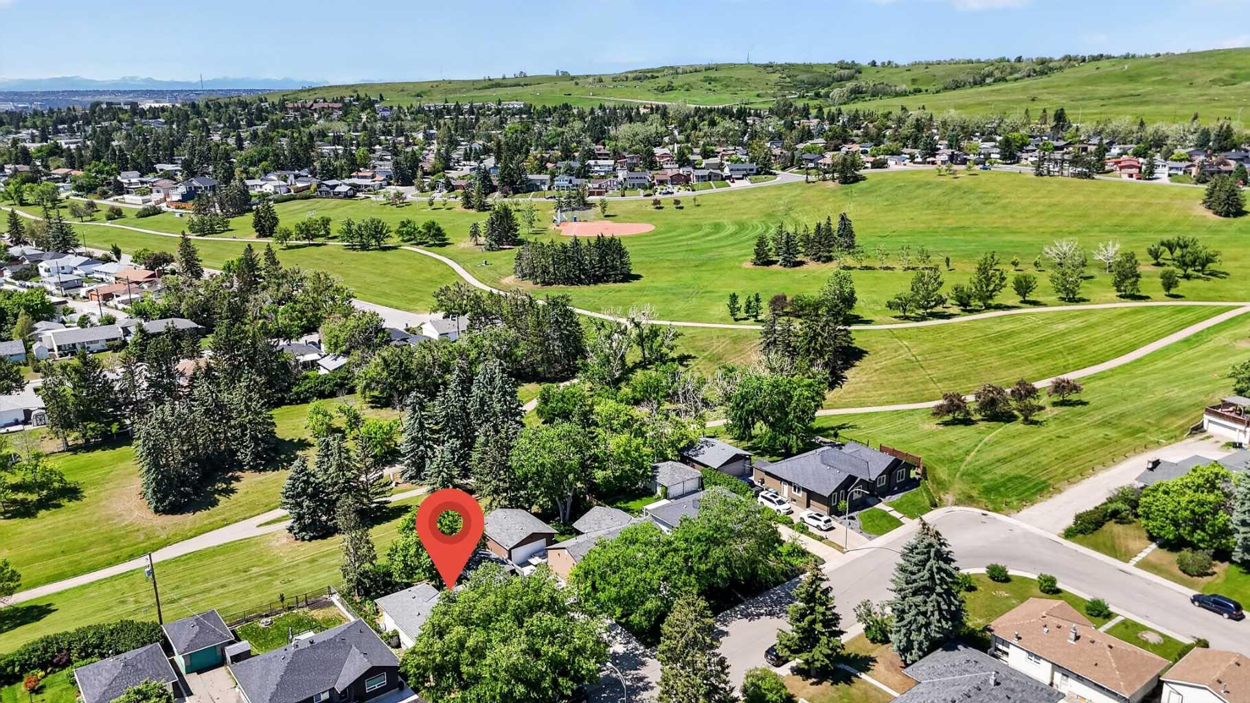 819 Thorneycroft Drive NW