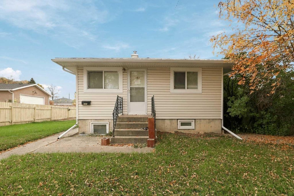 Photo of 1822 1A Avenue N, Lethbridge, AB T1H 0B1 (MLS # A2349530)
