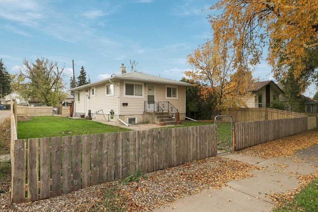 Photo of 1822 1A Avenue N, Lethbridge, AB T1H 0B1 (MLS # A2349530)