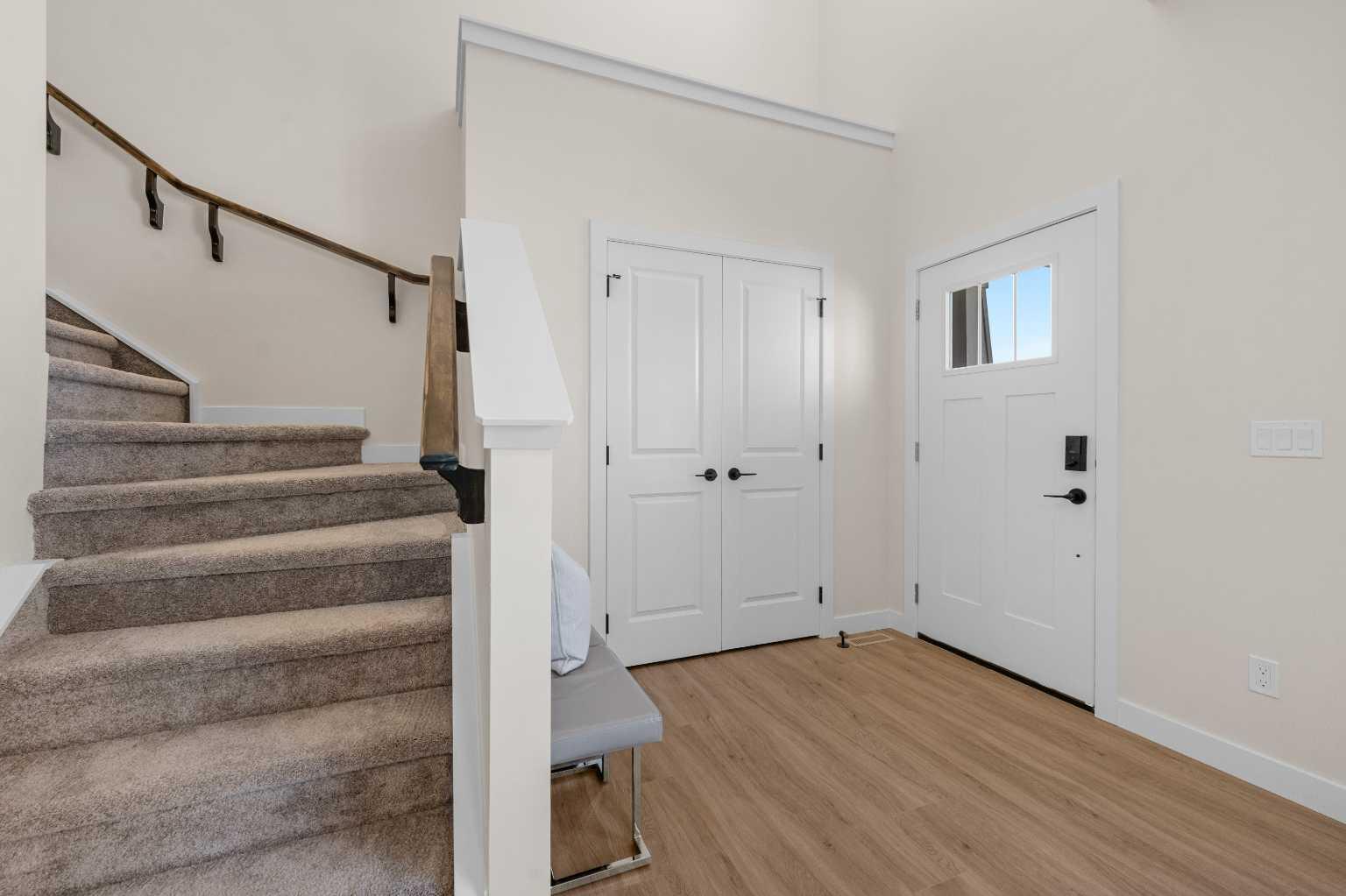 28 Buffaloberry Manor SE