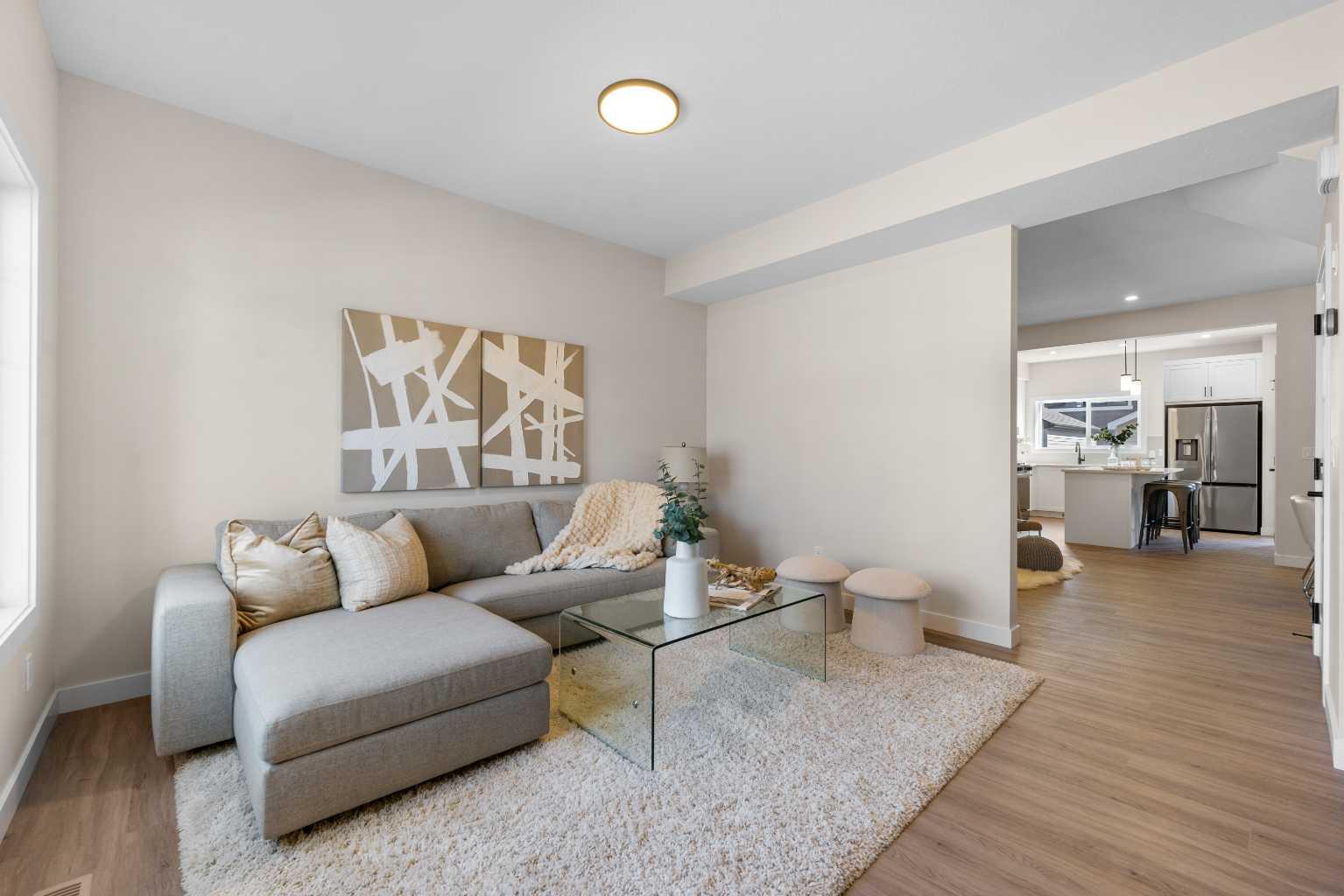 28 Buffaloberry Manor SE