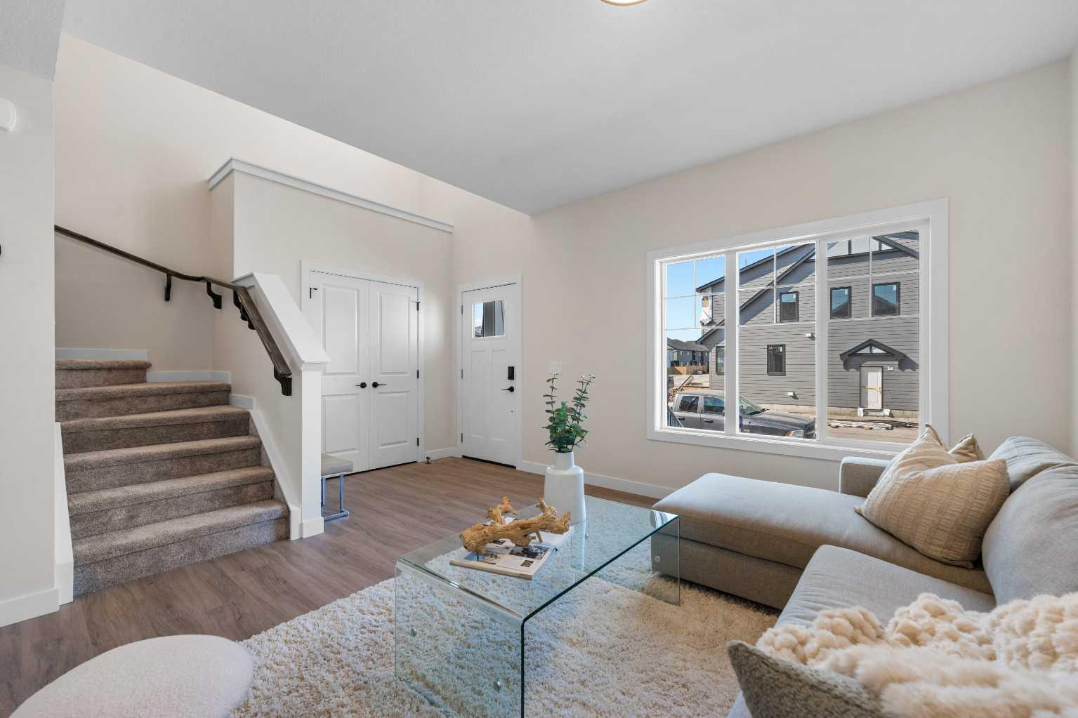 28 Buffaloberry Manor SE