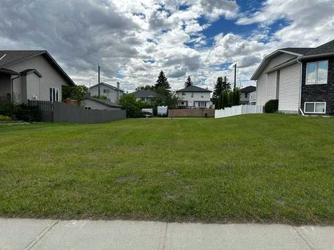 Photo of 336 Parkview Estates, Strathmore, AB T1P 1K8 (MLS # A2319454)