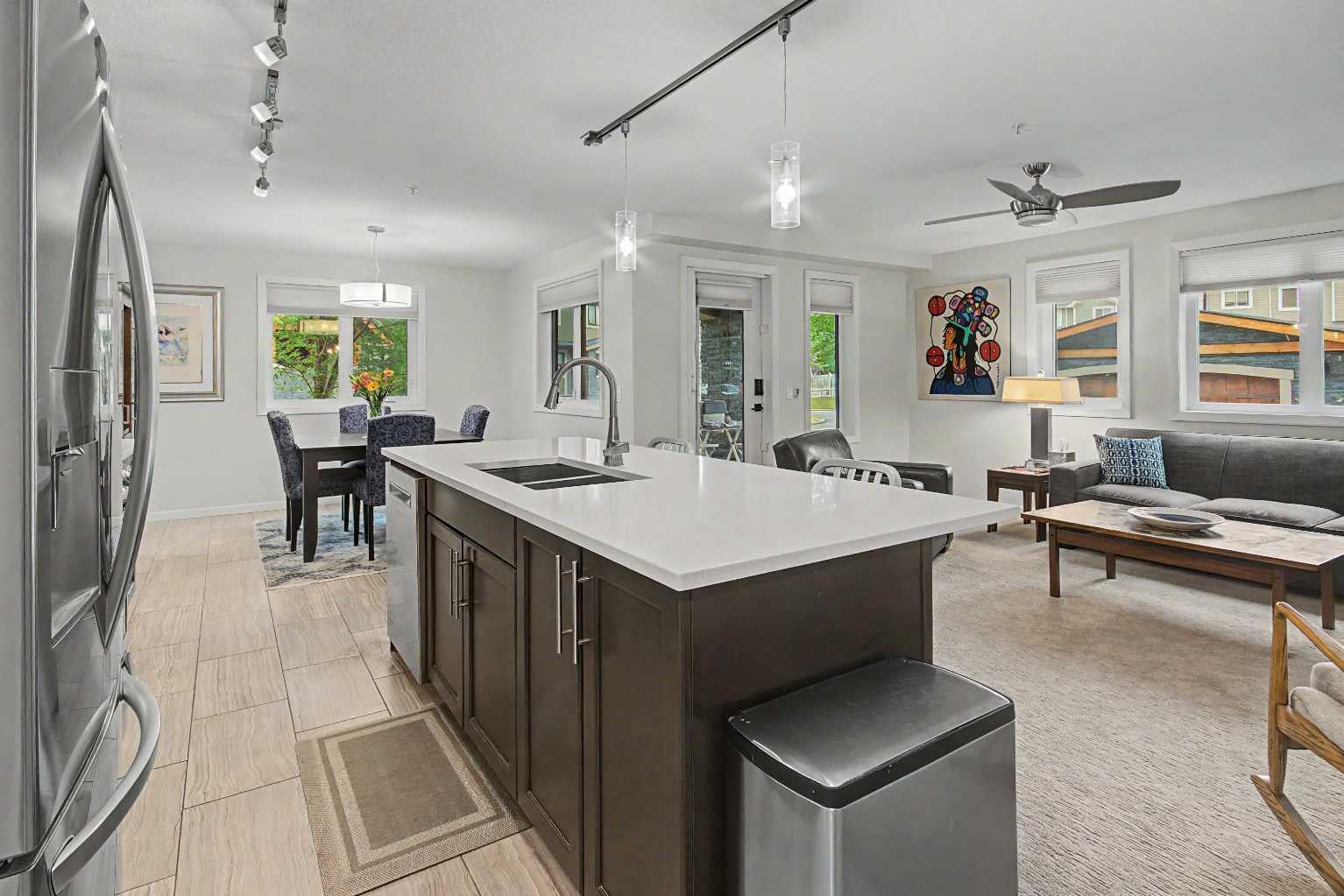 402 Kincora Glen Road NW 2116
