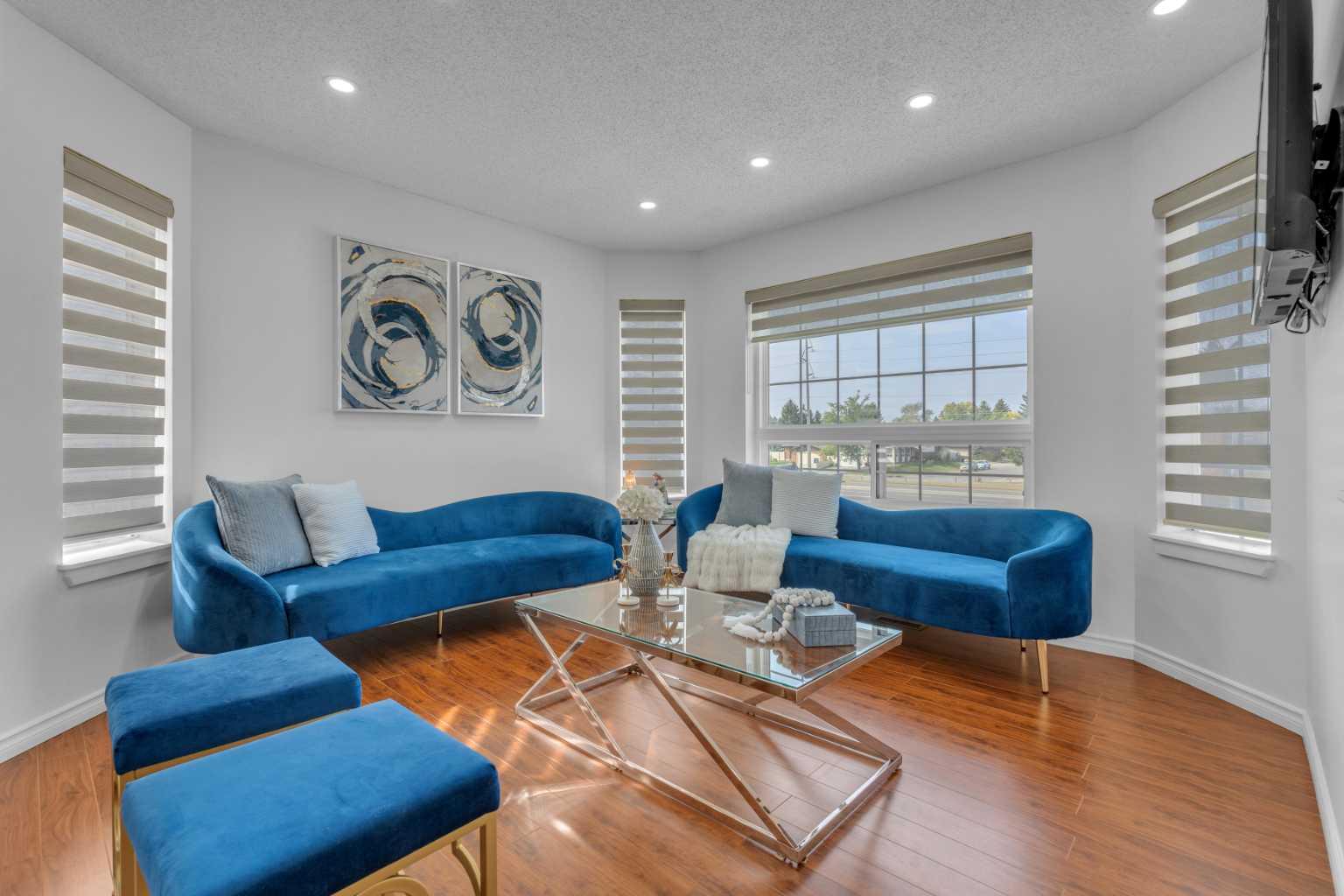 190 Costa Mesa Close NE