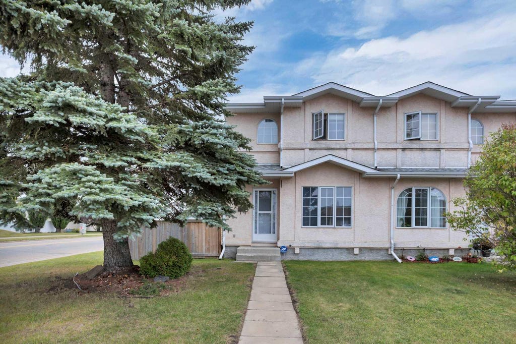 Photo of 1 Dixon Crescent, Red Deer, AB T4R 2J1 (MLS # A2343922)
