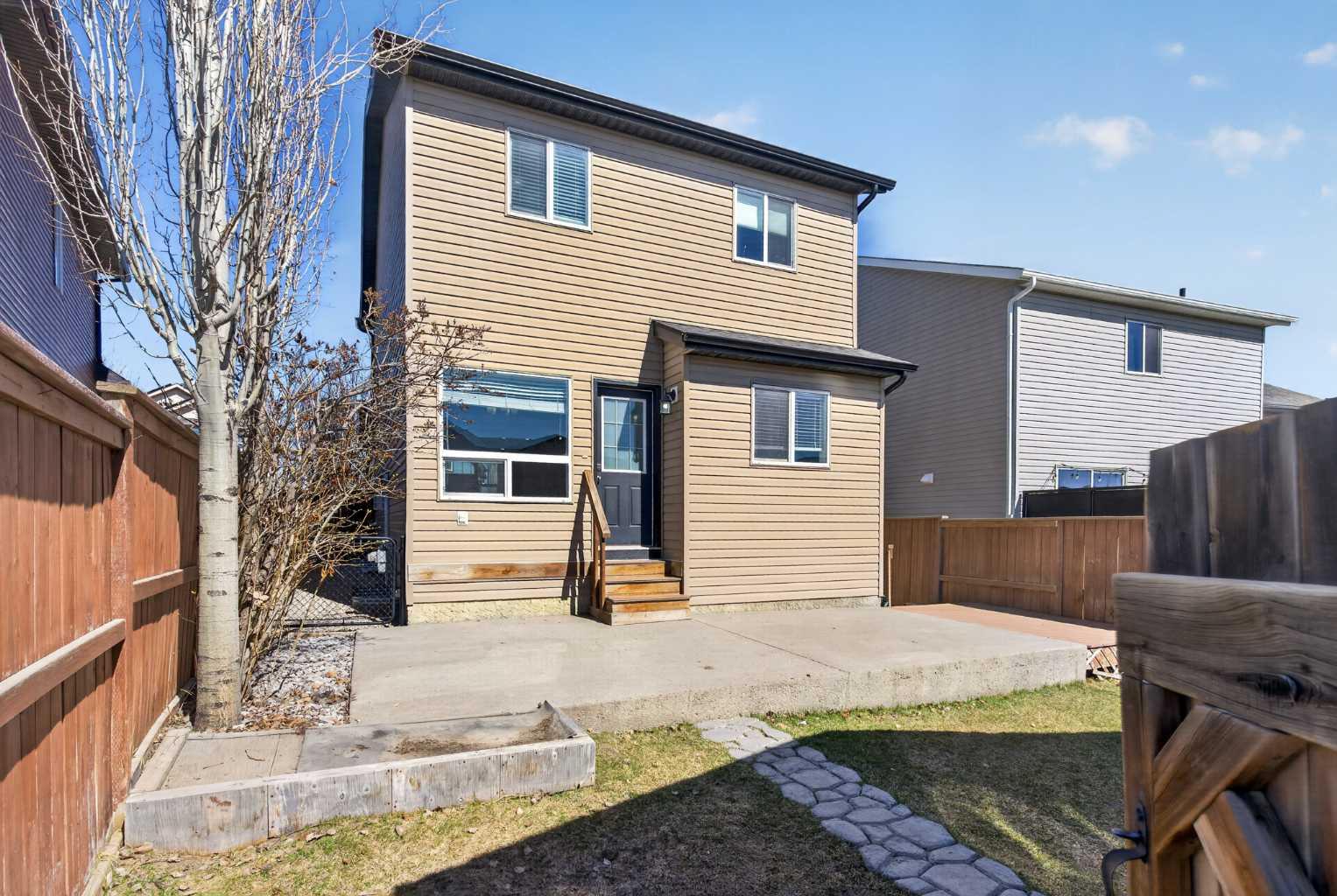 43 Sage Hill Way NW