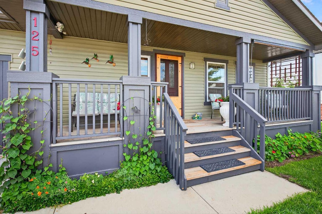 Photo of 125 Copeland Close, Langdon, AB T0J 1X2 (MLS # A2341228)