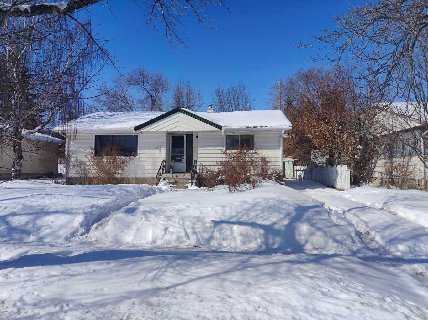 487 Northmount Drive NW