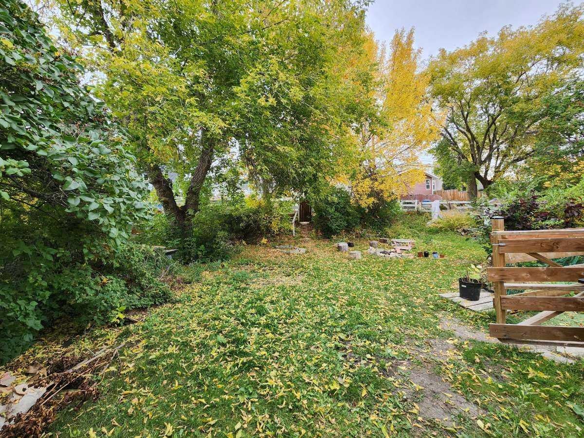 487 Northmount Drive NW