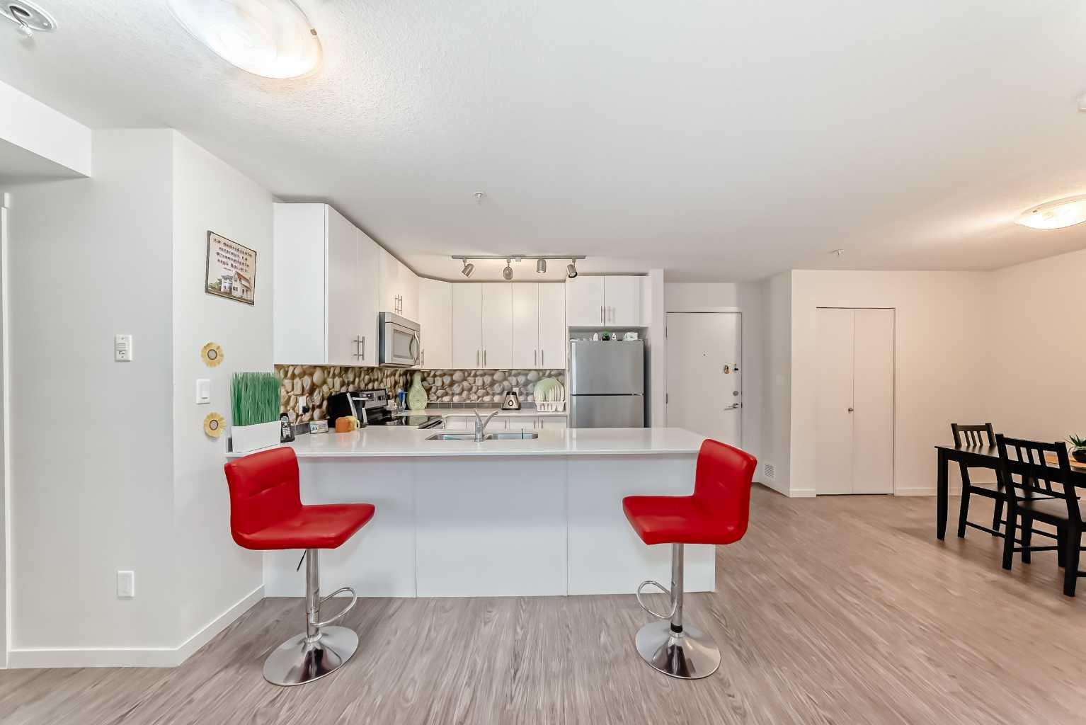 181 Skyview Ranch Manor NE 3302