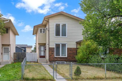 Photo of 40 Temple Place NE, Calgary, AB T1Y 3R9 (MLS # A2307361)