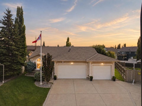 Photo of 112 Ammeter Close, Red Deer, AB T4R 2Y5 (MLS # A2342220)