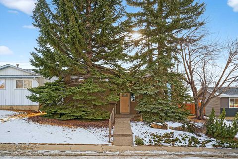 16 Rundleson Way NE Calgary AB T1Y 3N6