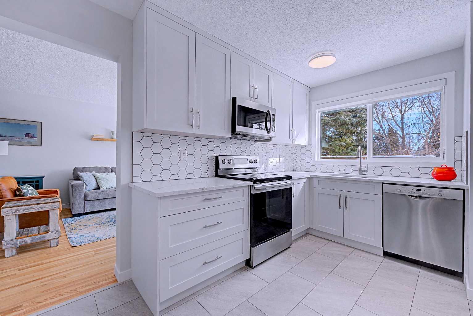 2815 Palliser Drive SW 7