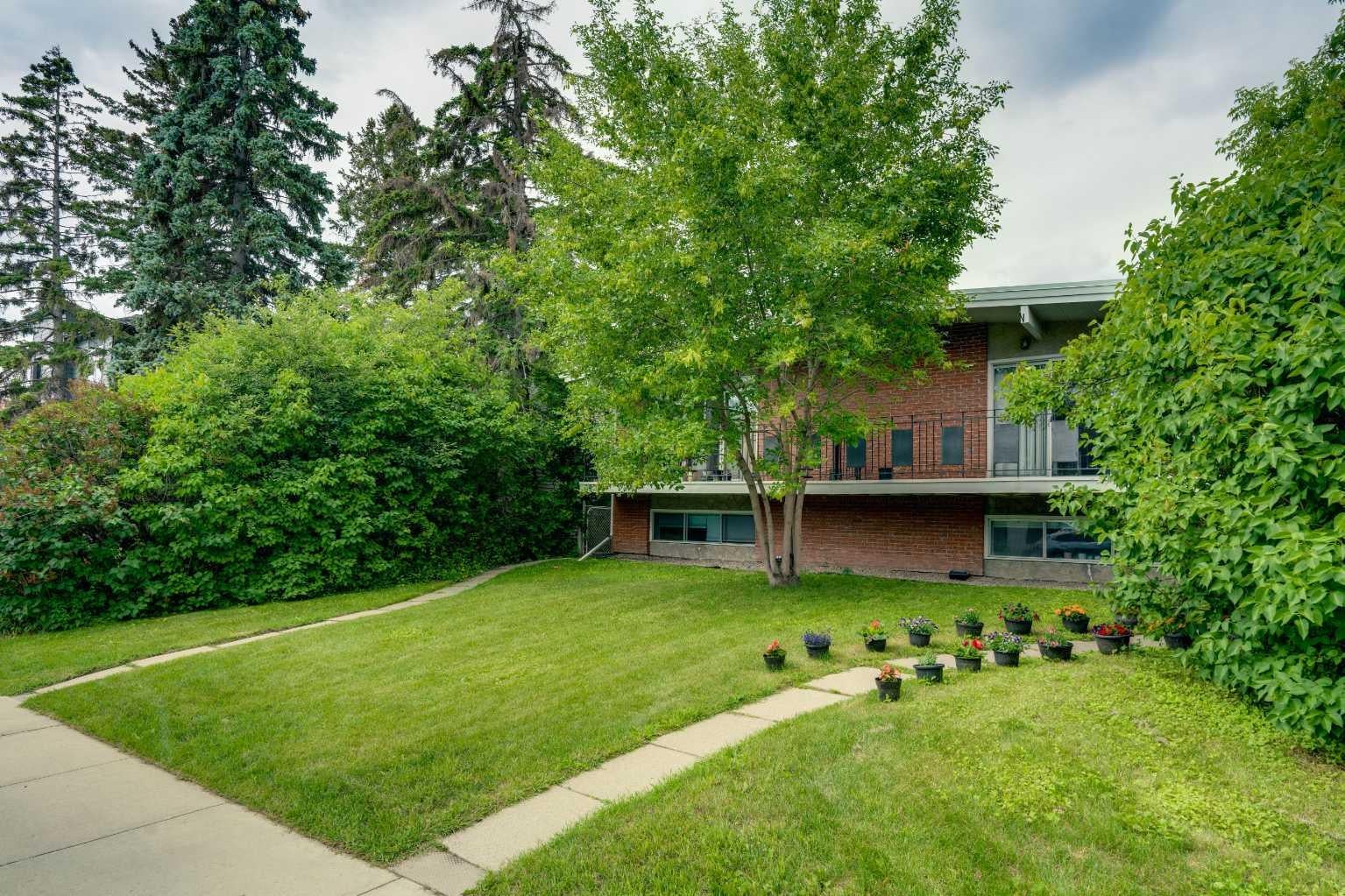 2431 & 2429 26 Street SW
