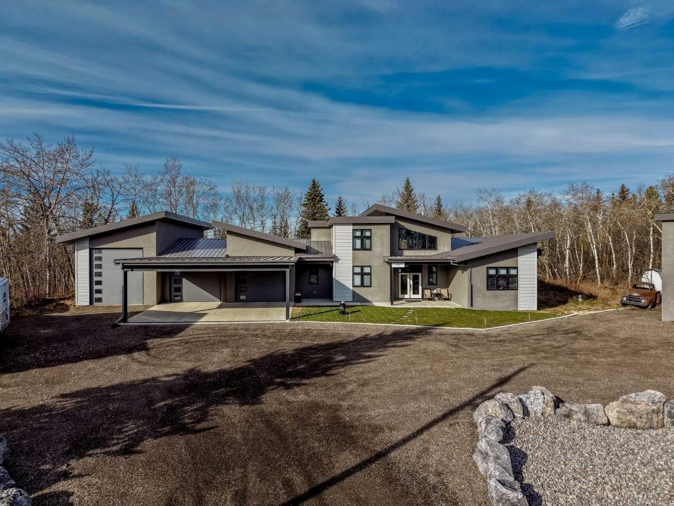 28120 Township Road 404 8