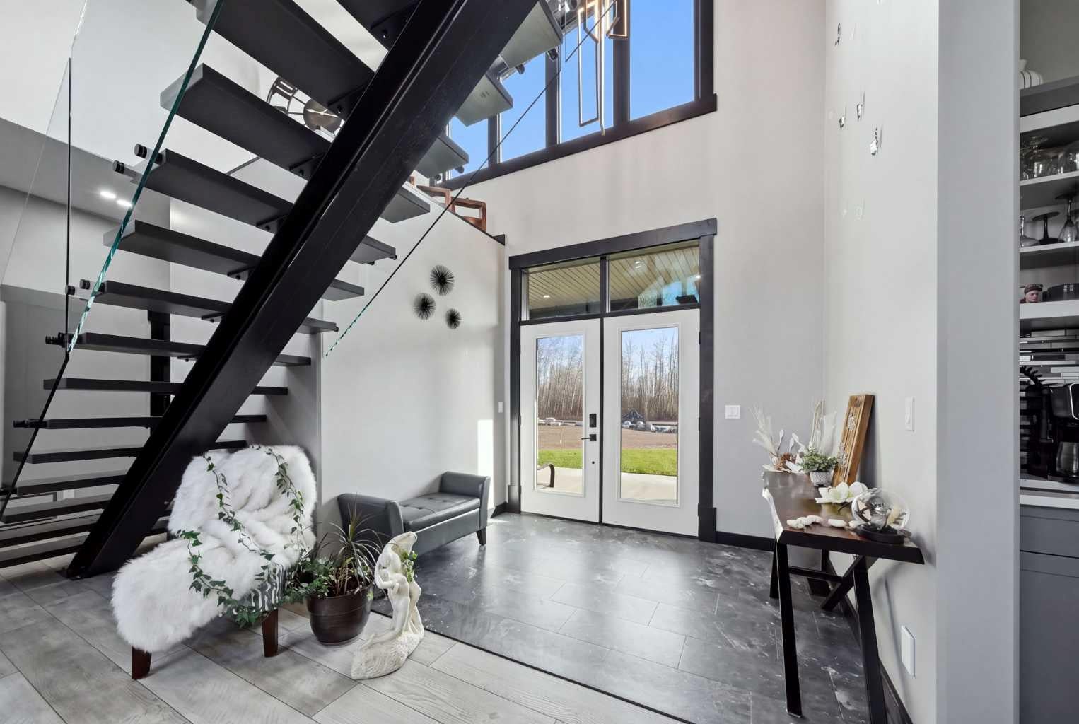 28120 Township Road 404 8