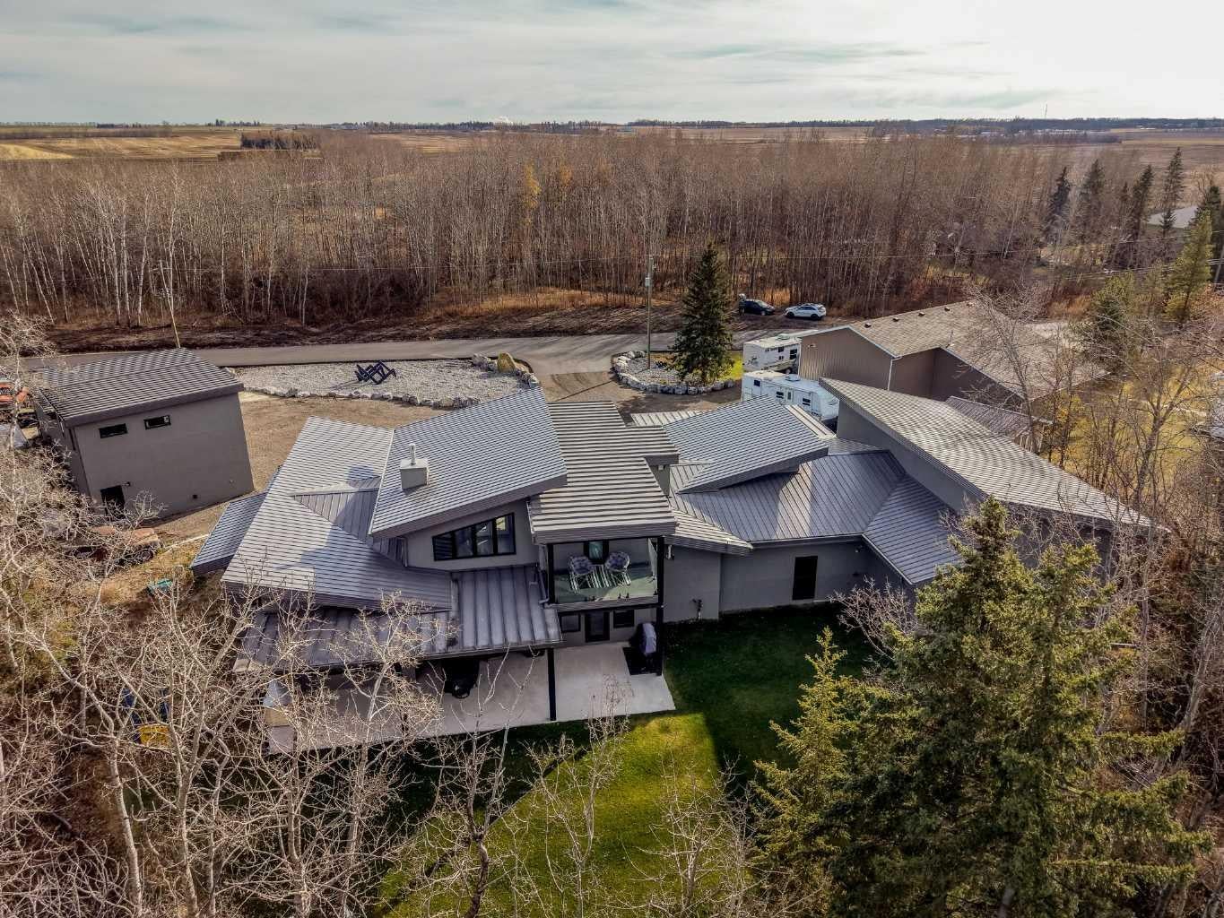 28120 Township Road 404 8