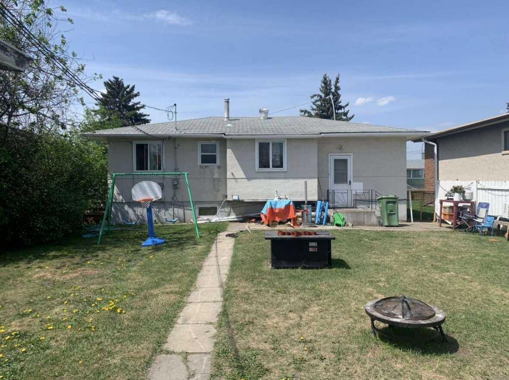 Photo of 1820 41 Street SE, Calgary, AB T2B 1C3 (MLS # A2316401)