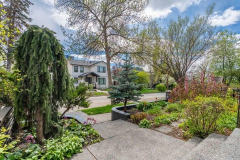 Photo of 216 4 Avenue NE, Calgary, AB T2E 0J1 (MLS # A2312698)