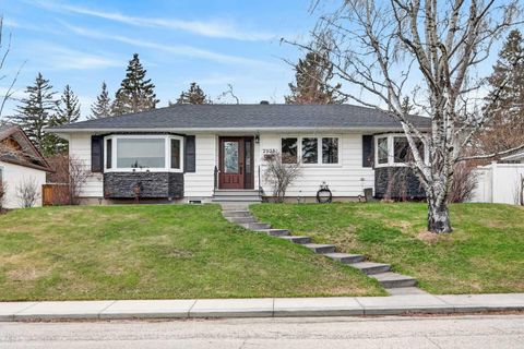 Photo of 2023 Glenwood Drive SW, Calgary, AB T3E 3Y7 (MLS # A2305103)