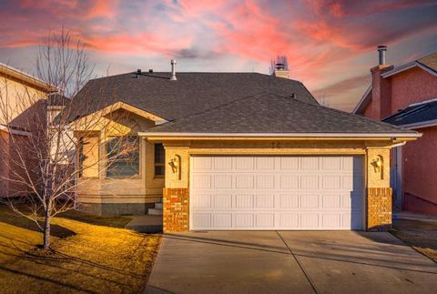 14 Coral Sands Place NE Calgary AB T3J 3J3