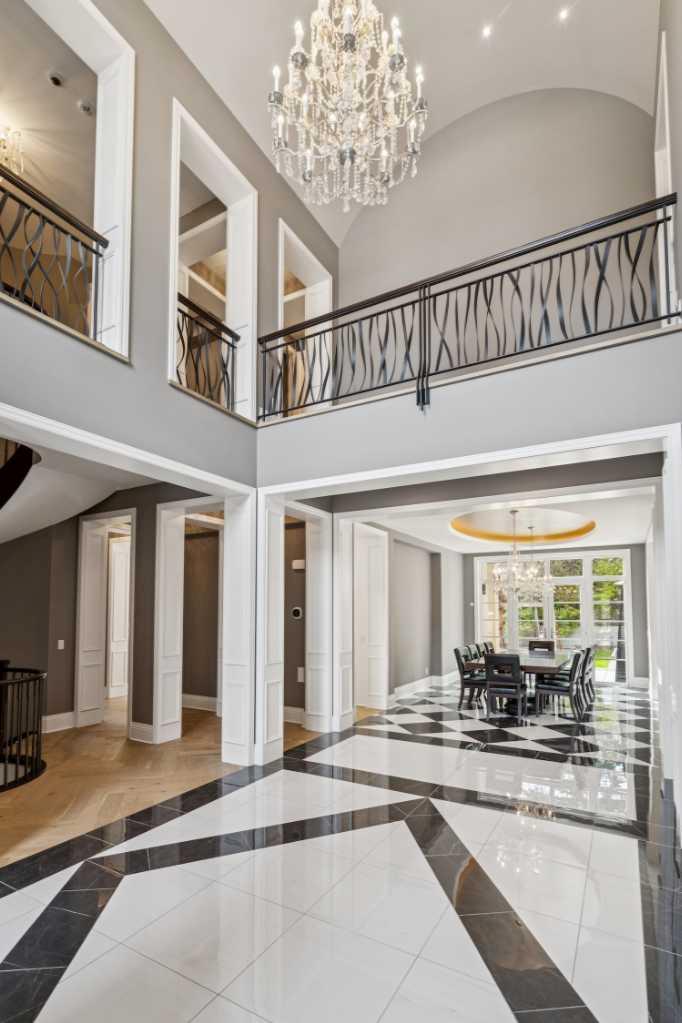 1307 Baldwin Crescent SW