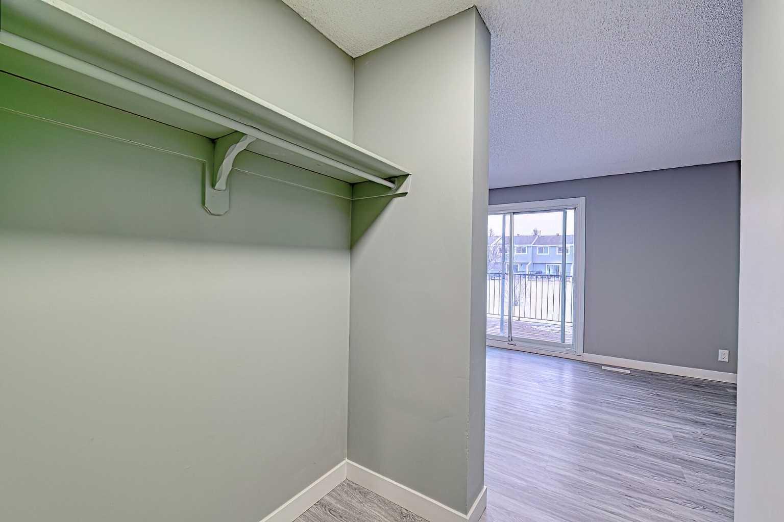 195 Manora Place NE 42