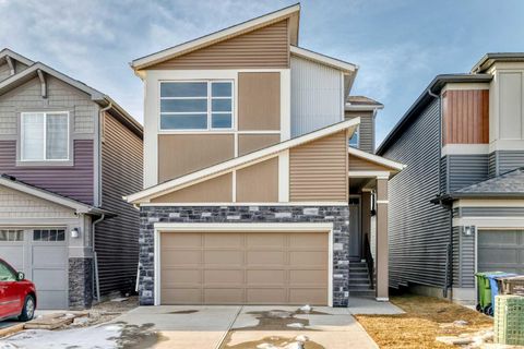 31 Lucas Passage NW Calgary AB T3P 1Z4
