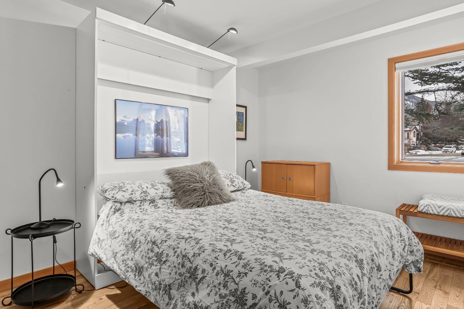 18 Pinewood Crescent