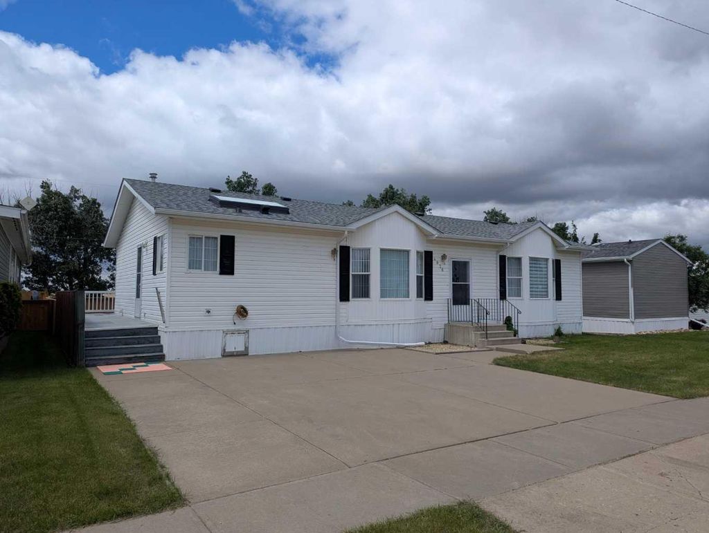 Photo of 4926 59 Street, Killam, AB T0B 2L0 (MLS # A2320219)