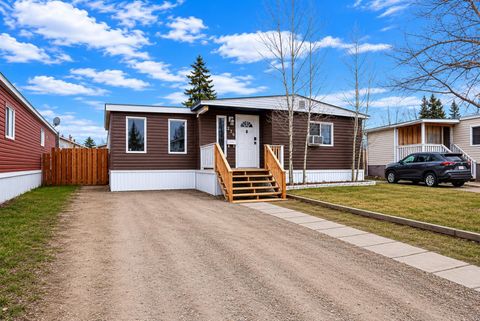 Photo of 236 Grenfell Crescent, Fort McMurray, AB T9H 2M6 (MLS # A2314105)
