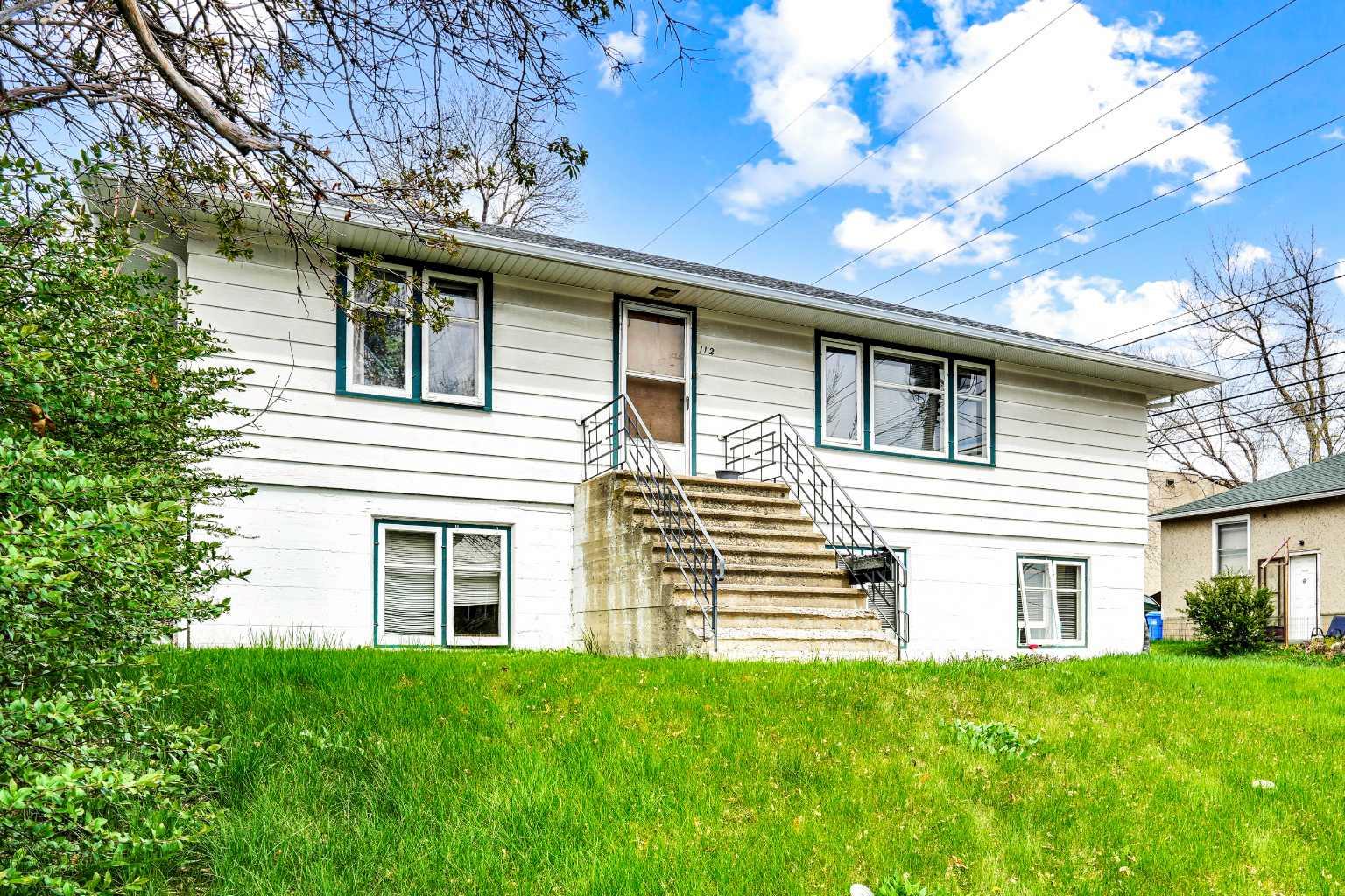 112 29 Avenue NW
