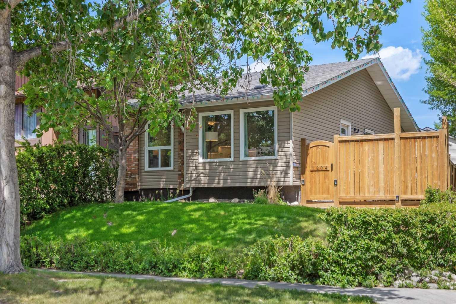 1204 Ranchlands Way NW