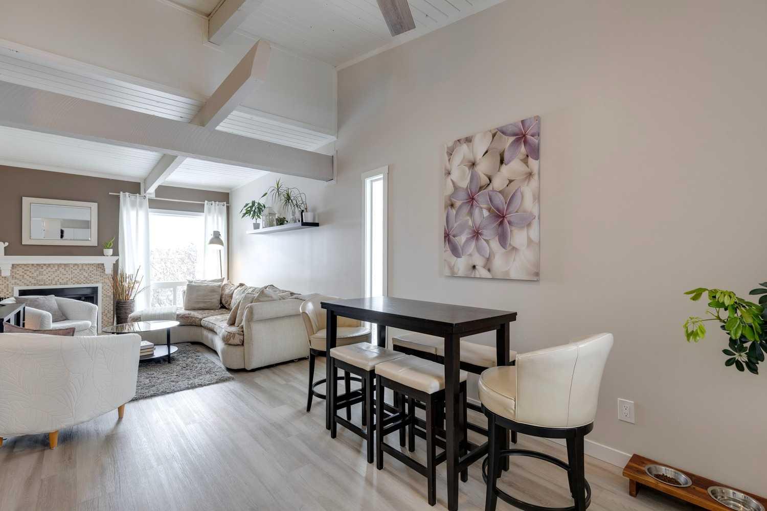 2630 Oakmoor Drive SW